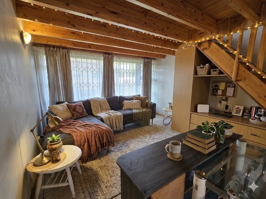 2 Bedroom Property for Sale in Langenhovenpark Free State